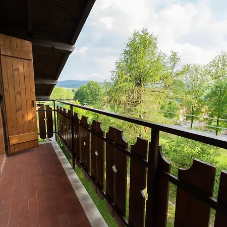 Centro Mansarda Con Balcone E Giardino Apartman Asiago