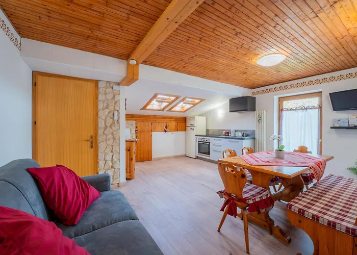 Centro Mansarda Con Balcone E Giardino Apartman Asiago