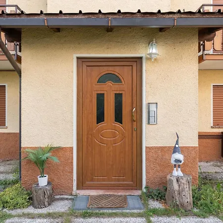 Centro Mansarda Con Balcone E Giardino Daire