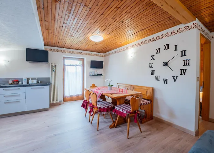 Centro Mansarda Con Balcone E Giardino